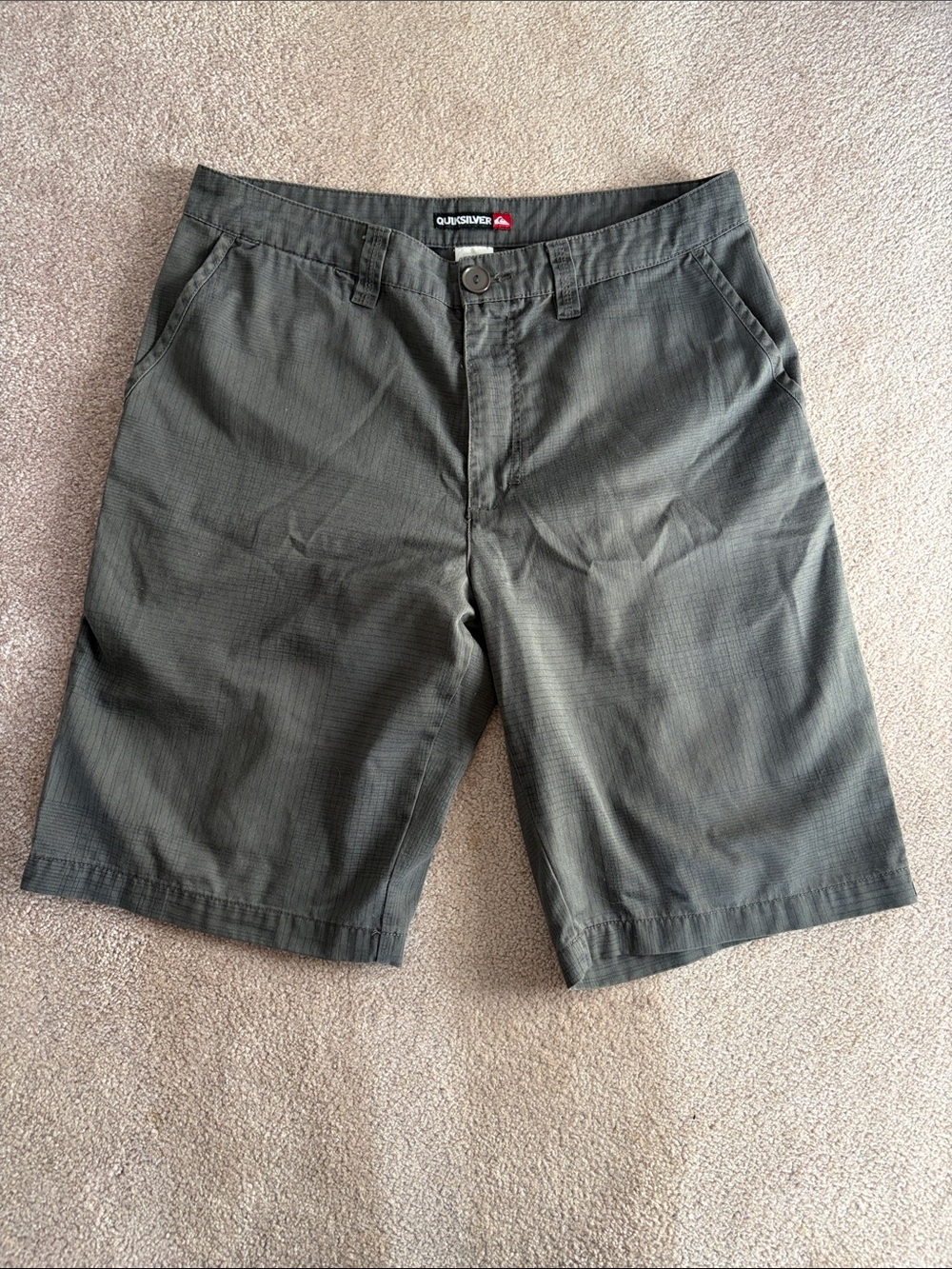 Quiksilver Men's Gray Flat-Front Casual Shorts